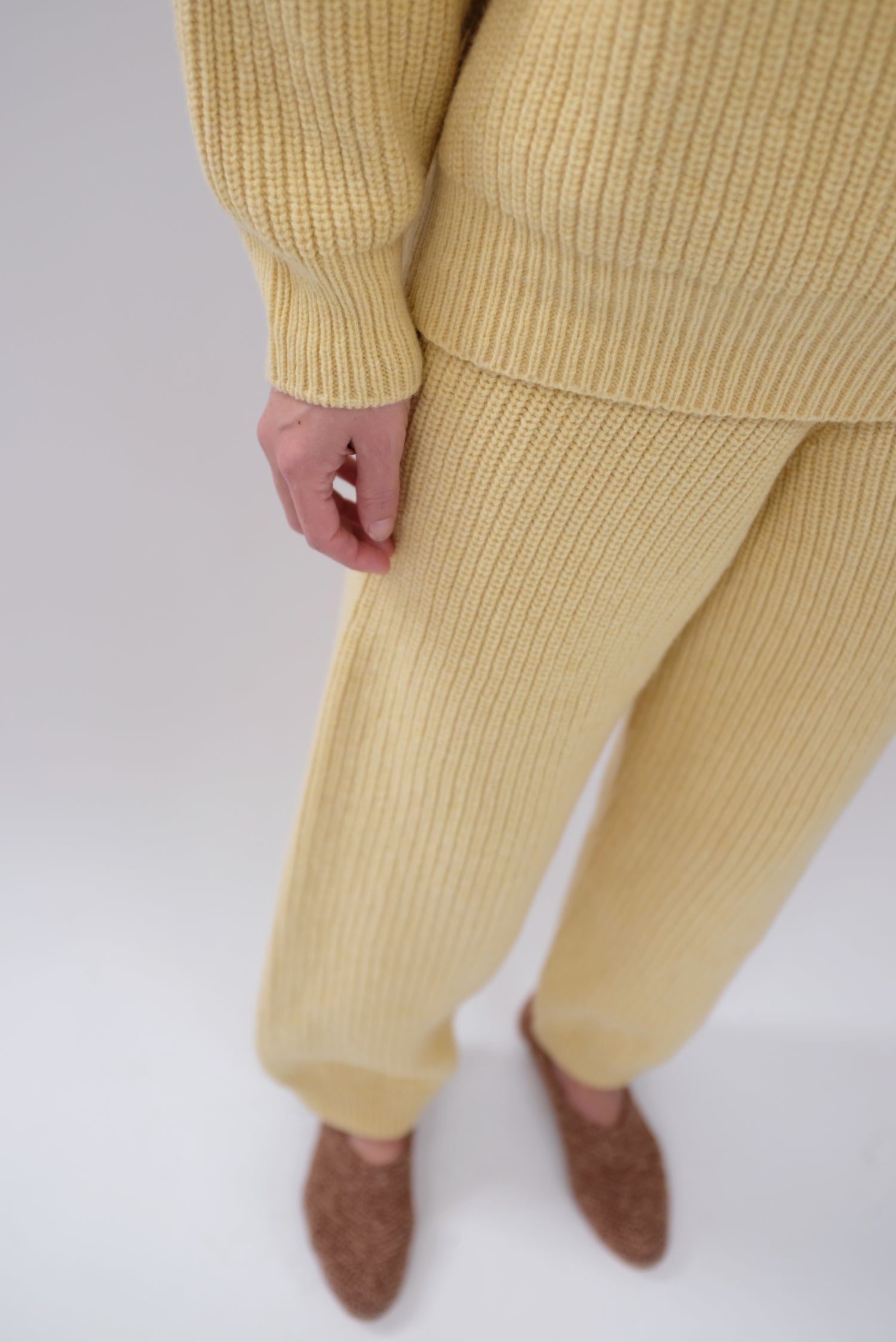 Baserange Mea Pants Polv Yellow – Beklina