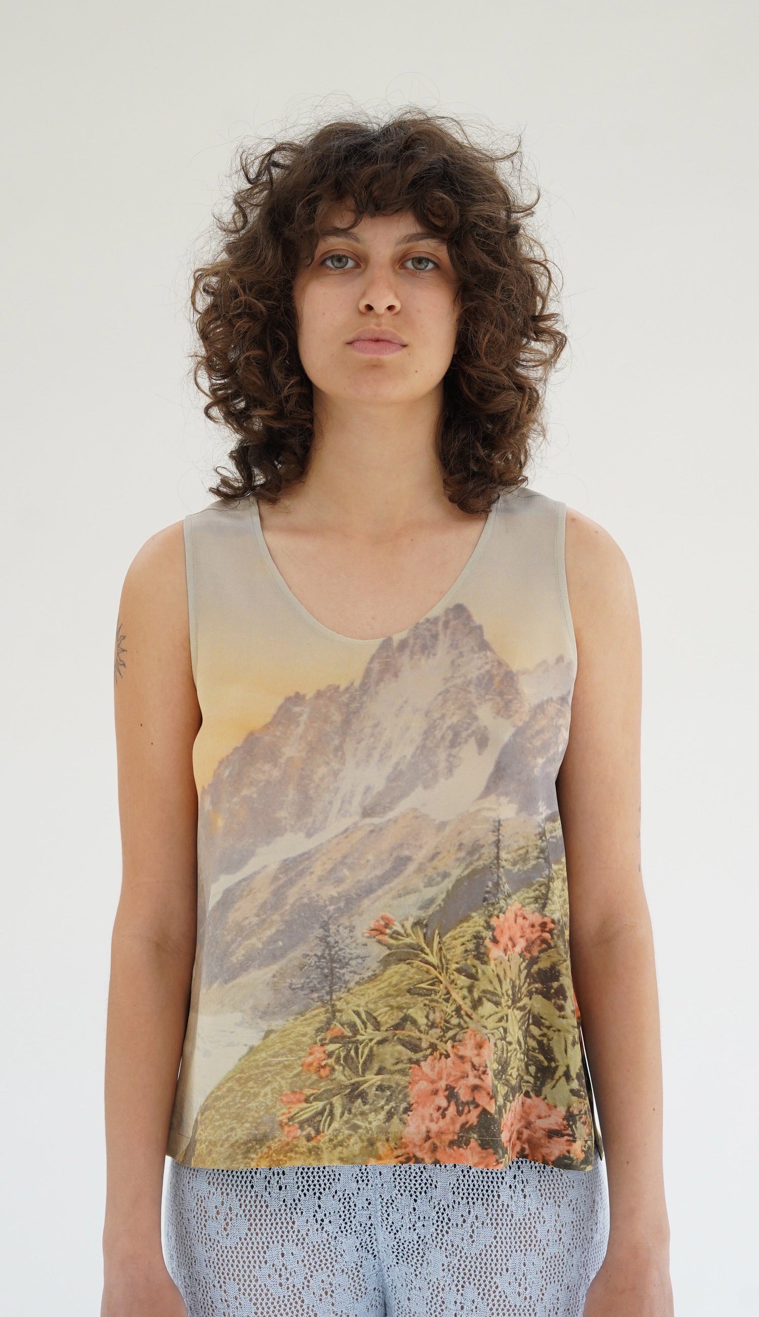 Anntian Silk Tank Top Postcard Print V1 – Beklina