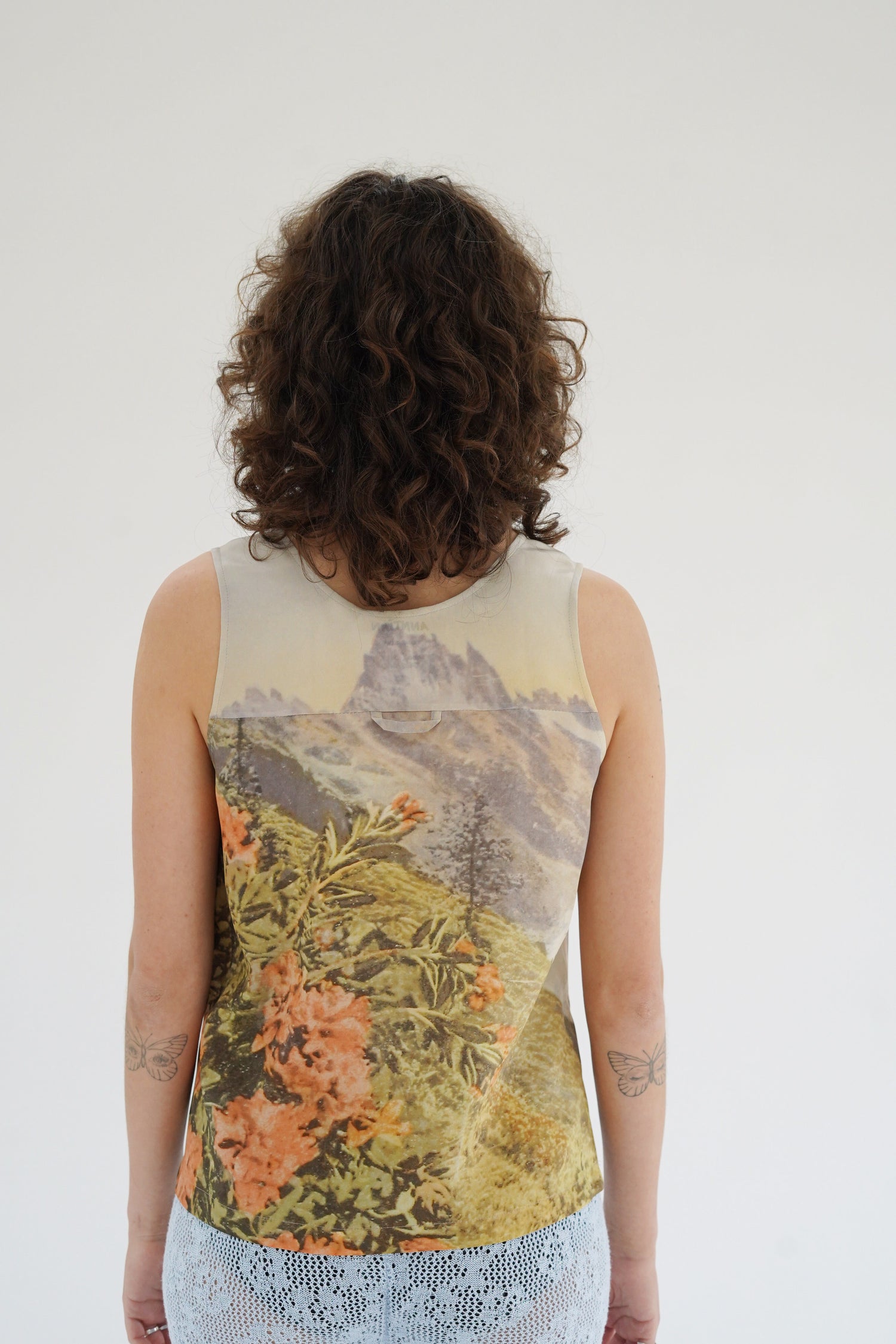 Anntian Silk Tank Top Postcard Print V1 – Beklina